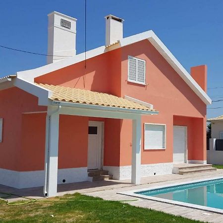 Family Villa Pool & Beach Caparica Exterior photo