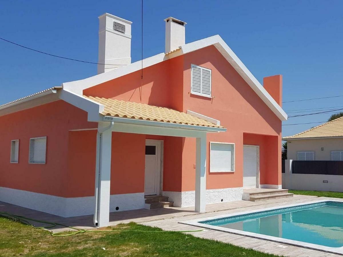 Family Villa Pool & Beach Caparica Exterior photo